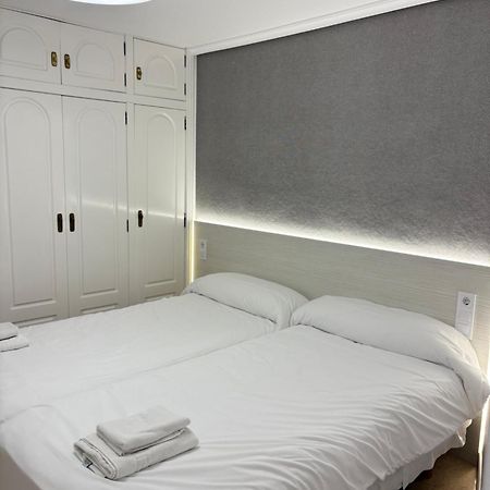 Apartamentos Carmela Benidorm Bagian luar foto