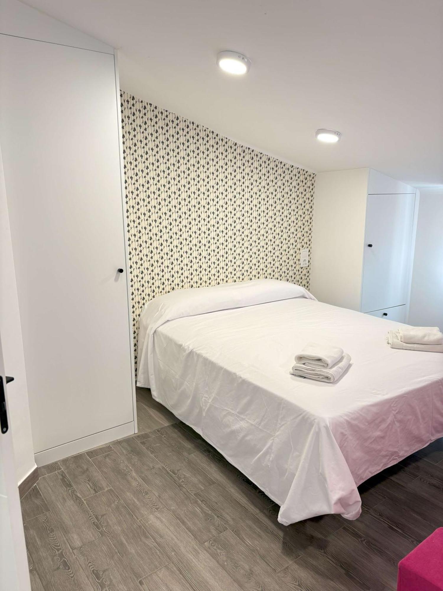 Apartamentos Carmela Benidorm Bagian luar foto