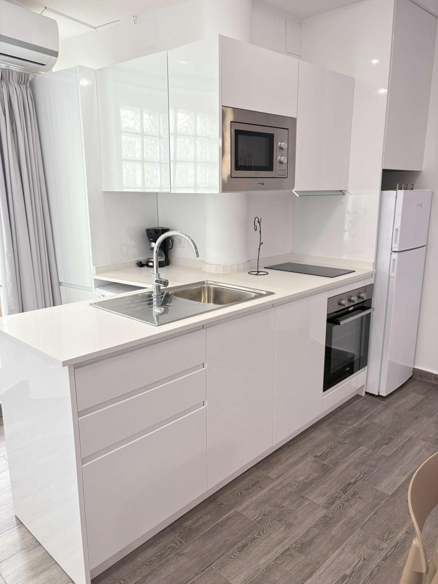 Apartamentos Carmela Benidorm Bagian luar foto