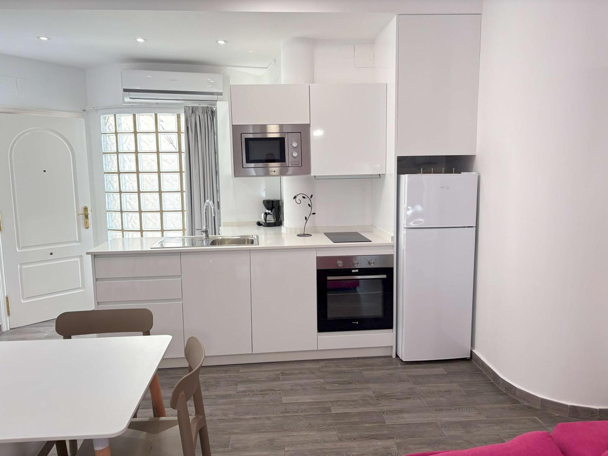 Apartamentos Carmela Benidorm Bagian luar foto
